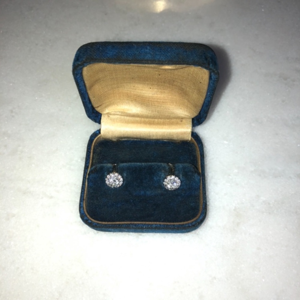 SOLD! 1cttw Diamond 14K Gold Vintage Stud Earrings - Picture 6 of 11
